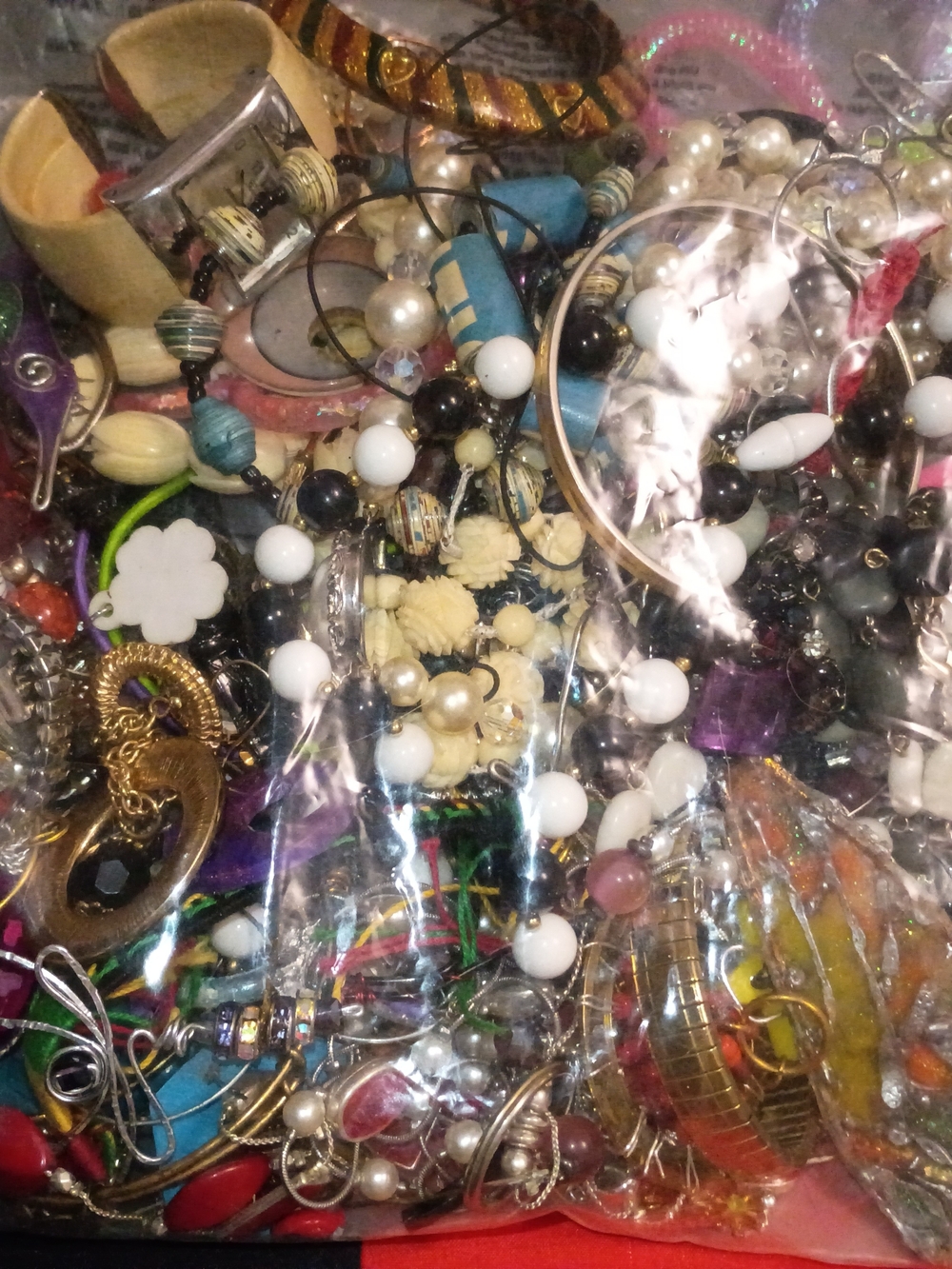 Over 2.6Lbs Jewelry Craft Lot Yes Still Available